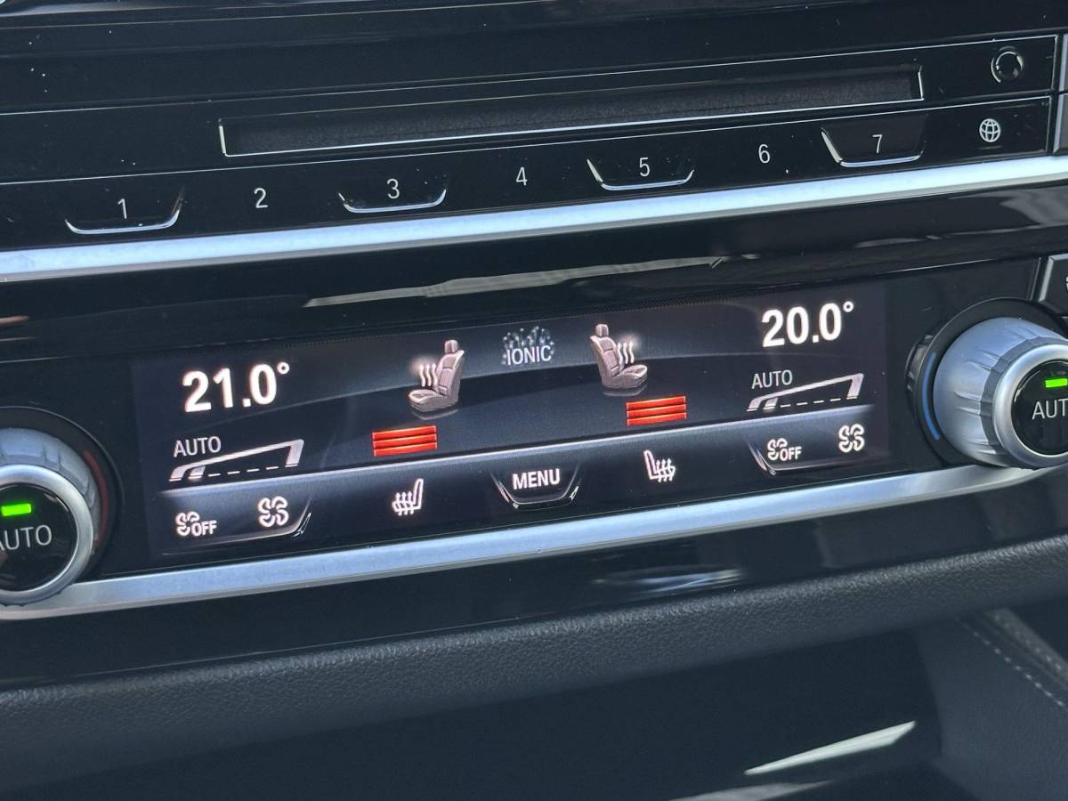 BMW 5 Serie BMW 5-serie M550i xDrive High Executive | NL-Auto/HUD/H&K/Softclose/Pano-dak/Keyless