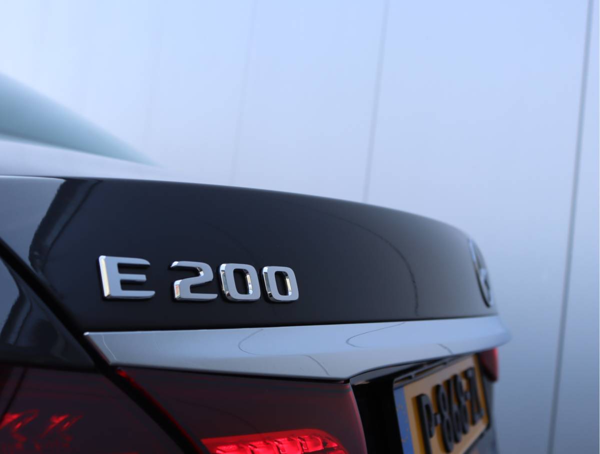 Mercedes-Benz E-Klasse Mercedes-Benz E-klasse 200 Luxury | Panoramadak | Leder | Sfeerverlichting |