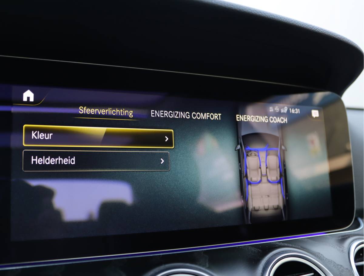 Mercedes-Benz E-Klasse Mercedes-Benz E-klasse 200 Luxury | Panoramadak | Leder | Sfeerverlichting |