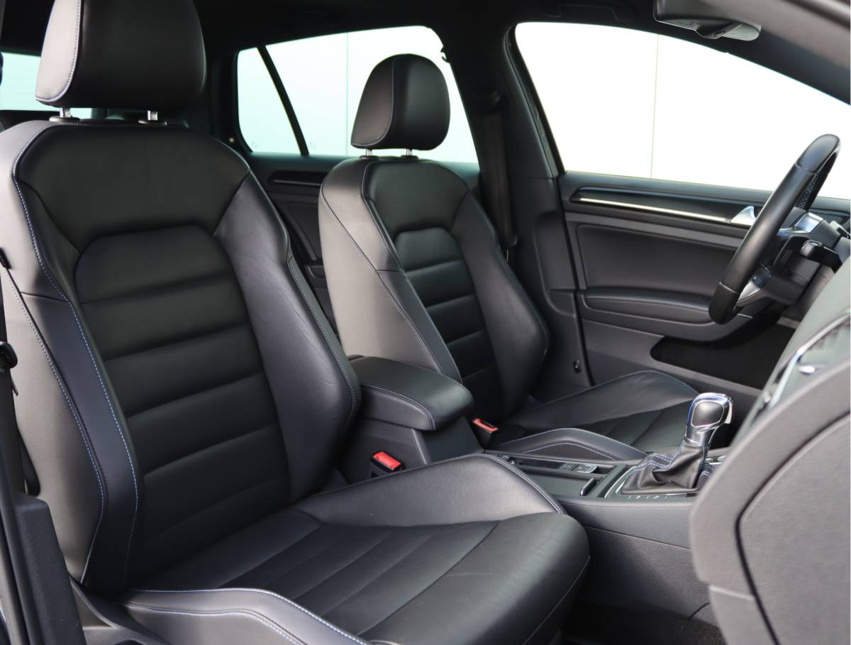 Volkswagen Golf Volkswagen Golf 1.4 TSI GTE | Panoramadak | Side Assist | ACC | Leder | Org. NL