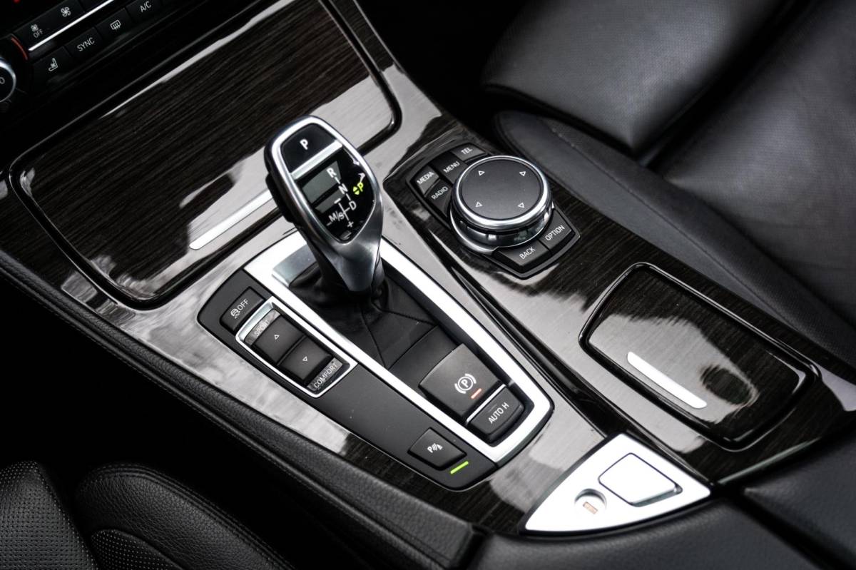 BMW 5 Serie BMW 5-serie Touring 535xd LCI High Executive I Hud I M-sport I Carbonschwarz I Pano I stoelkoeling I