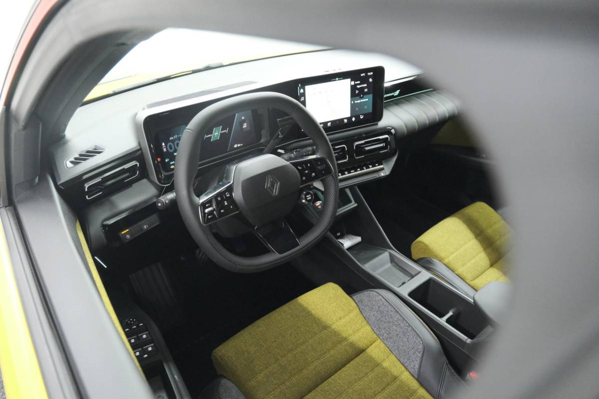 Renault 5 Renault 5 Comfort Range Iconic Cinq 52 kWh | Camera | Adaptieve Cruise Control | Pack Winter | Navigatie | 18 Inch Lichtmetalen Velgen