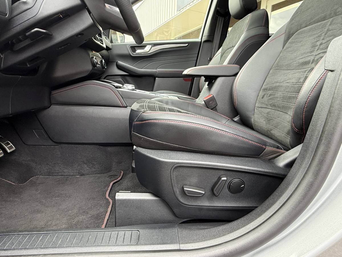 Ford Kuga Ford Kuga 2.5 PHEV ST-Line X | Black Pack | Full LED | Pano | B&O | Apple Carplay | Stuur- stoelverwarming | Elek. Klep