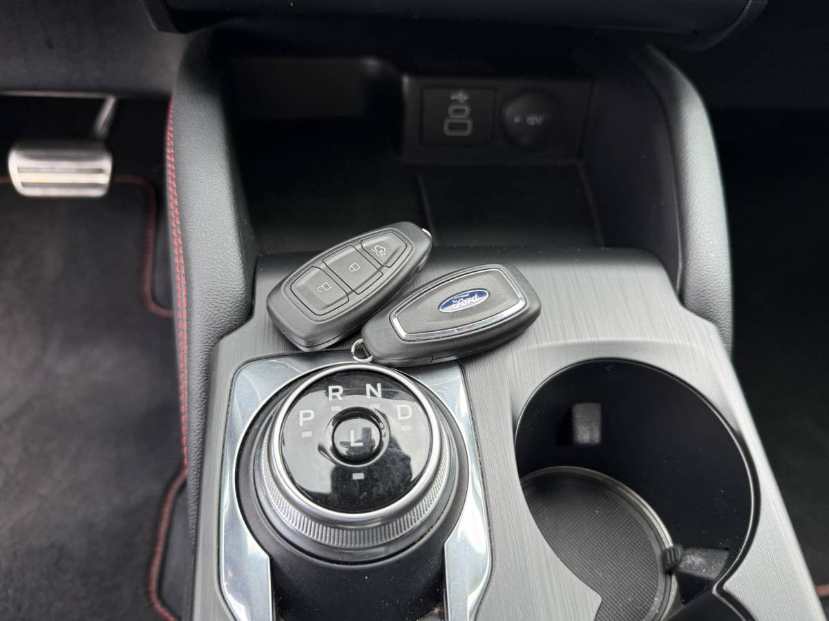 Ford Kuga Ford Kuga 2.5 PHEV ST-Line X | Black Pack | Full LED | Pano | B&O | Apple Carplay | Stuur- stoelverwarming | Elek. Klep