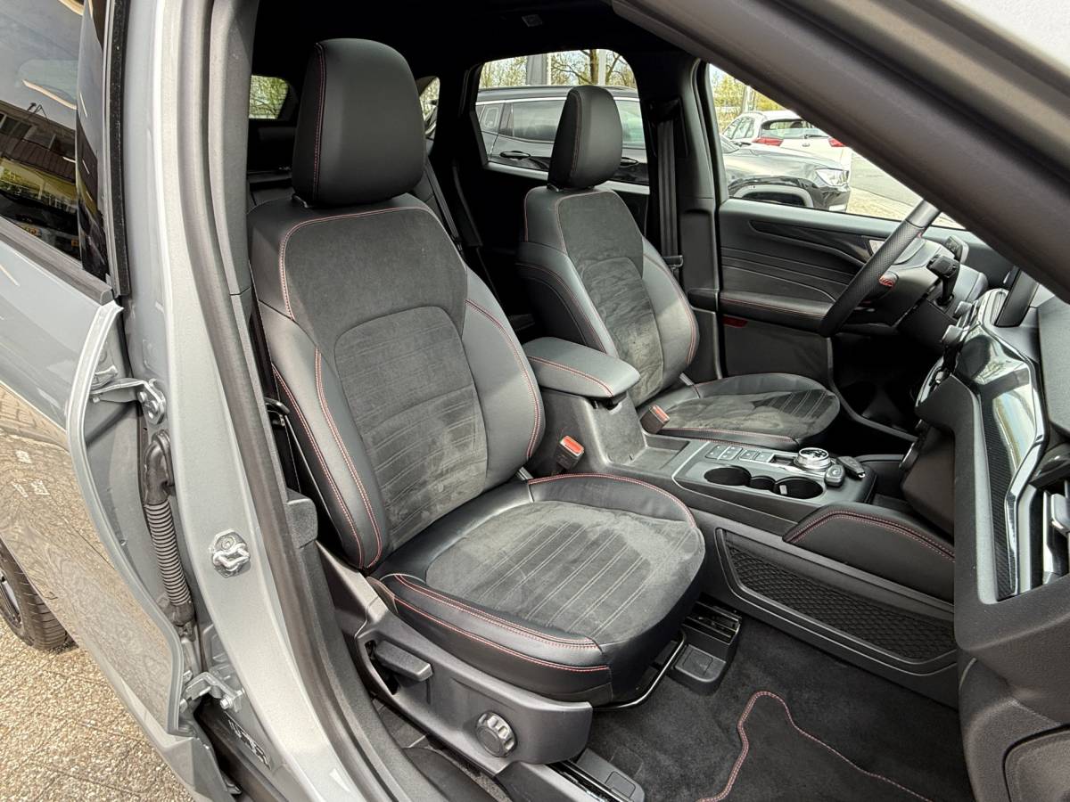 Ford Kuga Ford Kuga 2.5 PHEV ST-Line X | Black Pack | Full LED | Pano | B&O | Apple Carplay | Stuur- stoelverwarming | Elek. Klep