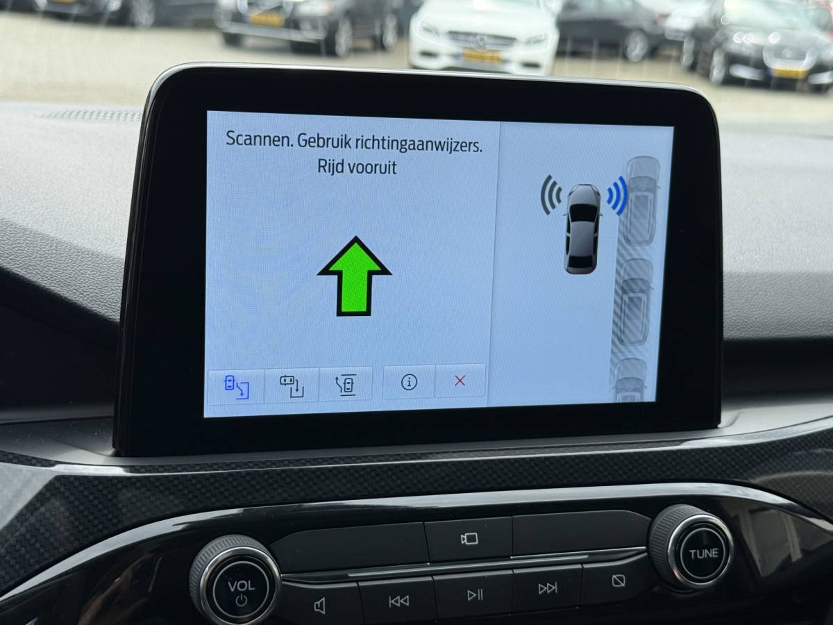 Ford Kuga Ford Kuga 2.5 PHEV ST-Line X | Black Pack | Full LED | Pano | B&O | Apple Carplay | Stuur- stoelverwarming | Elek. Klep