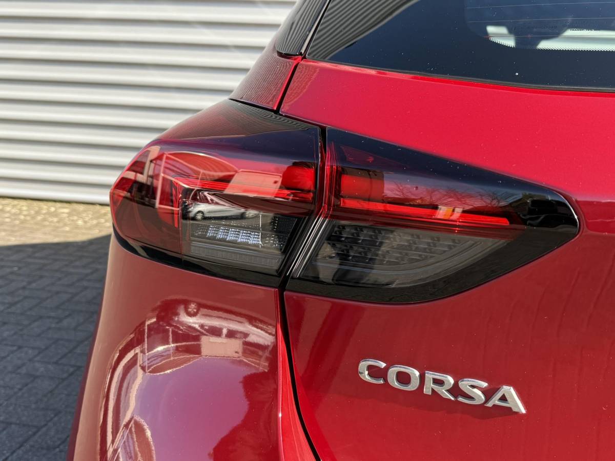 Opel Corsa Opel Corsa 1.2 Turbo 100PK GS Line | Parkeersensoren voor, achter + camera | Navi |Apple carplay en Android auto!