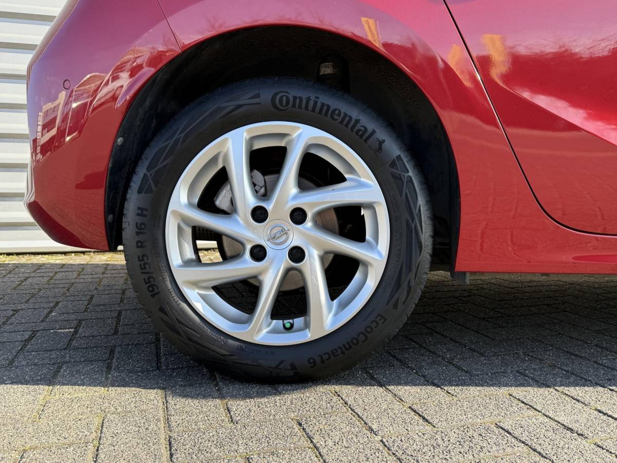 Opel Corsa Opel Corsa 1.2 Turbo 100PK GS Line | Parkeersensoren voor, achter + camera | Navi |Apple carplay en Android auto!