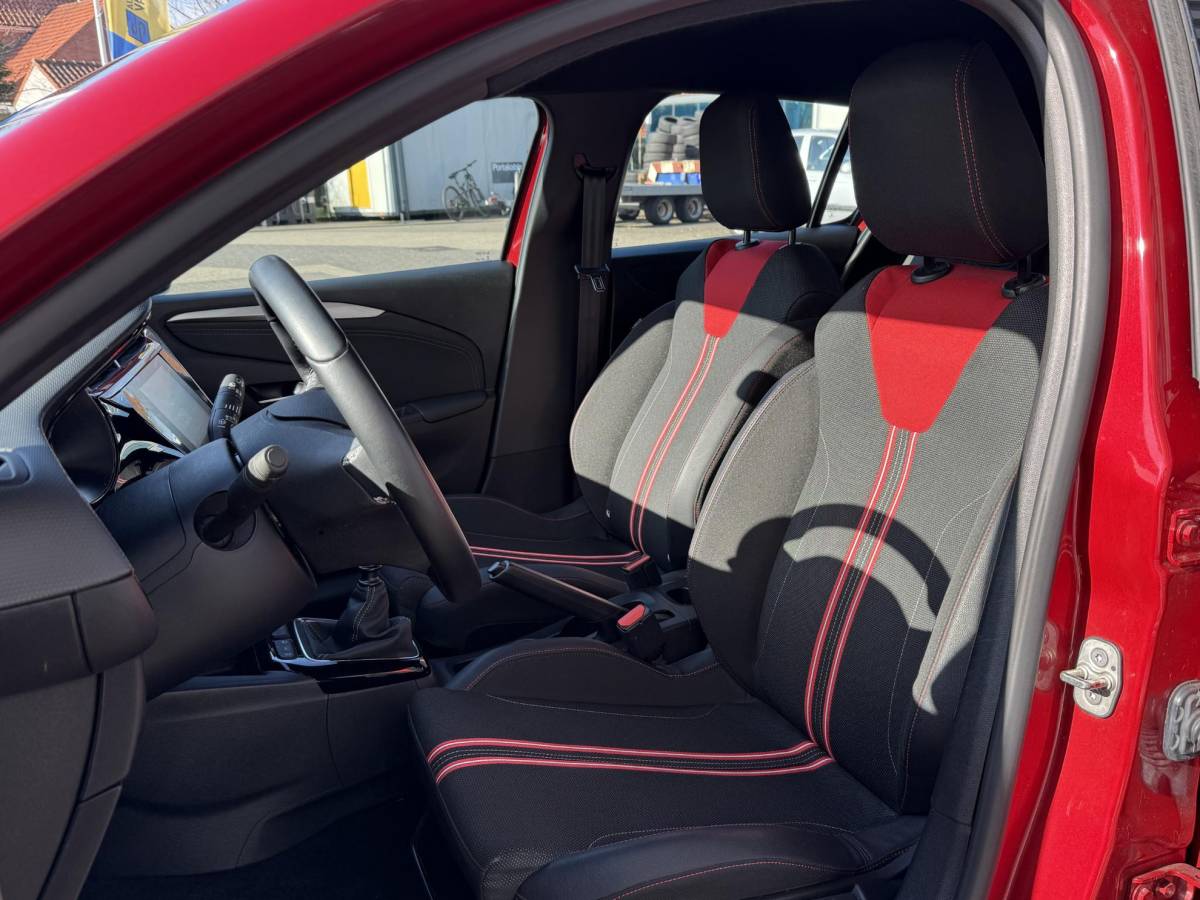 Opel Corsa Opel Corsa 1.2 Turbo 100PK GS Line | Parkeersensoren voor, achter + camera | Navi |Apple carplay en Android auto!