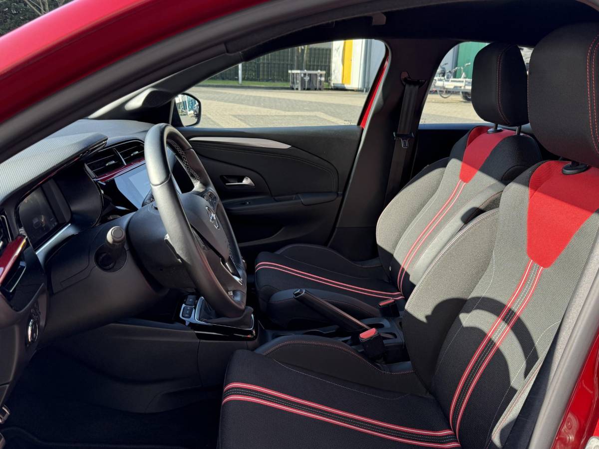 Opel Corsa Opel Corsa 1.2 Turbo 100PK GS Line | Parkeersensoren voor, achter + camera | Navi |Apple carplay en Android auto!