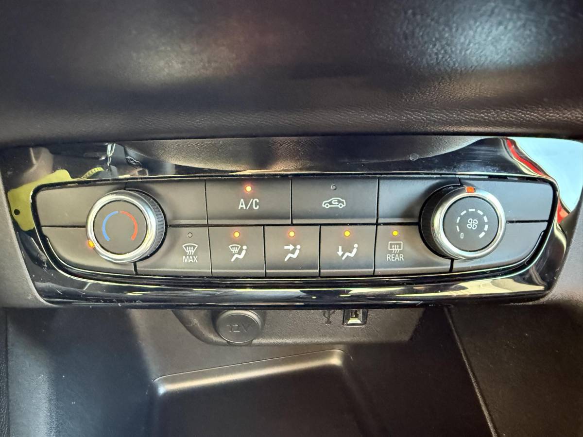 Opel Corsa Opel Corsa 1.2 Turbo 100PK GS Line | Parkeersensoren voor, achter + camera | Navi |Apple carplay en Android auto!