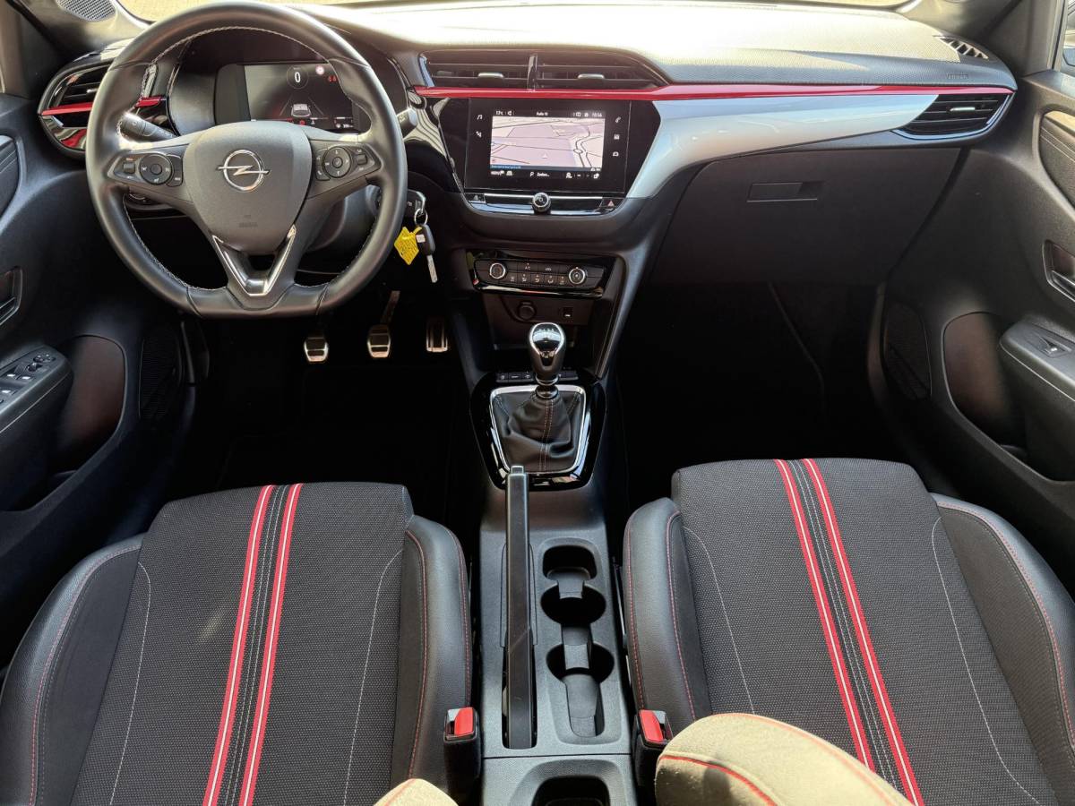 Opel Corsa Opel Corsa 1.2 Turbo 100PK GS Line | Parkeersensoren voor, achter + camera | Navi |Apple carplay en Android auto!
