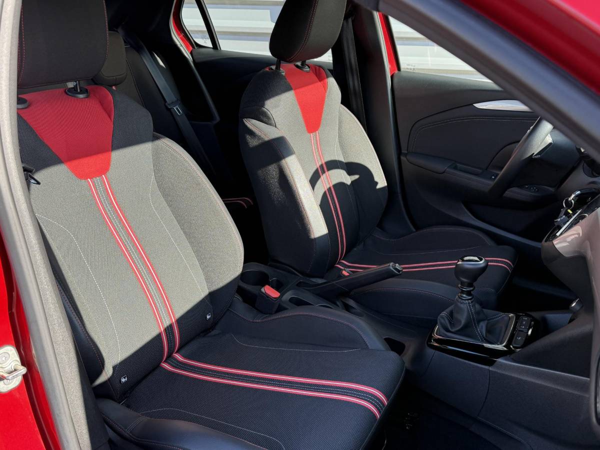 Opel Corsa Opel Corsa 1.2 Turbo 100PK GS Line | Parkeersensoren voor, achter + camera | Navi |Apple carplay en Android auto!