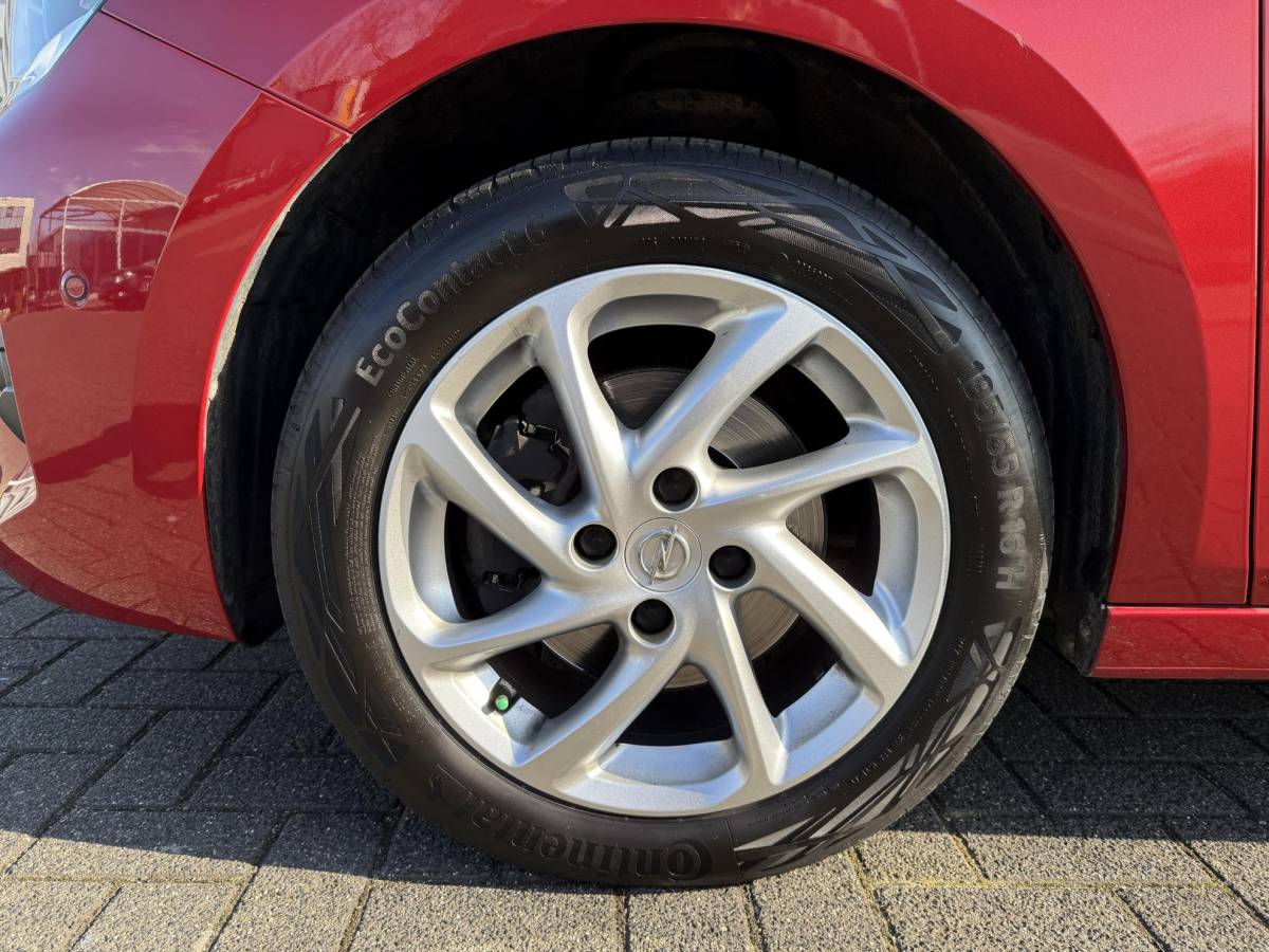 Opel Corsa Opel Corsa 1.2 Turbo 100PK GS Line | Parkeersensoren voor, achter + camera | Navi |Apple carplay en Android auto!
