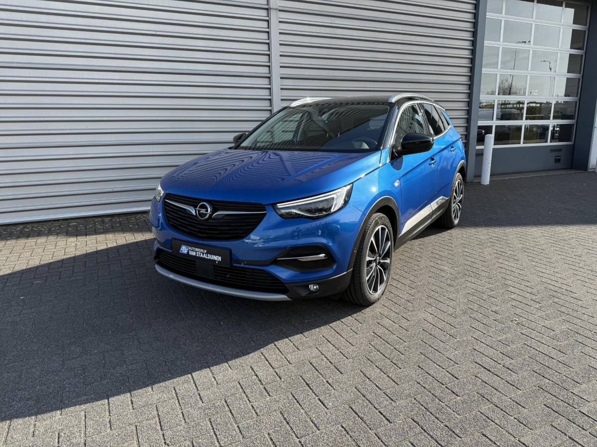 Opel Grandland X Opel Grandland X 1.6 Turbo Hybrid Ultimate | 19 inch lichtmetalen velgen| 225pk| Metalliclak| Leren bekleding| Parkeersensoren voor en achter| Camera voor en achter