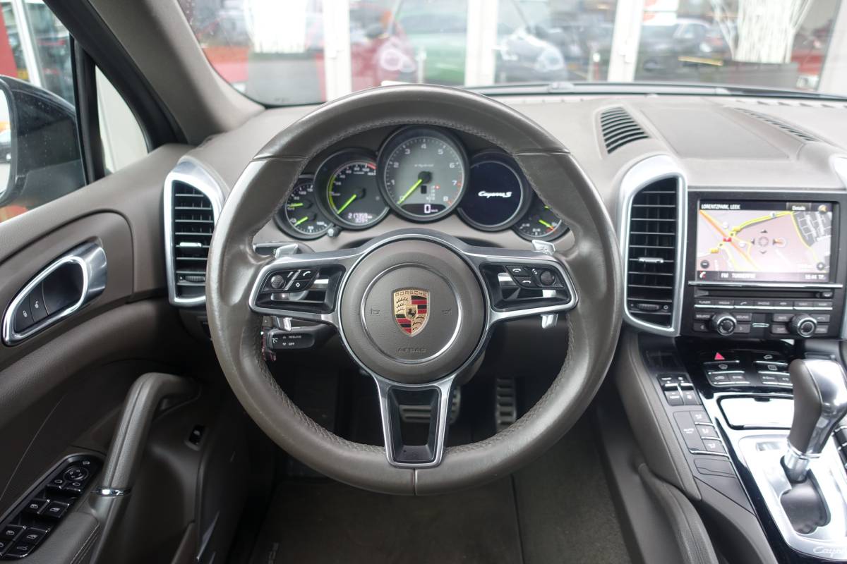 Porsche Cayenne Porsche Cayenne 3.0 S E-Hybrid | 3500kg Trekgewicht