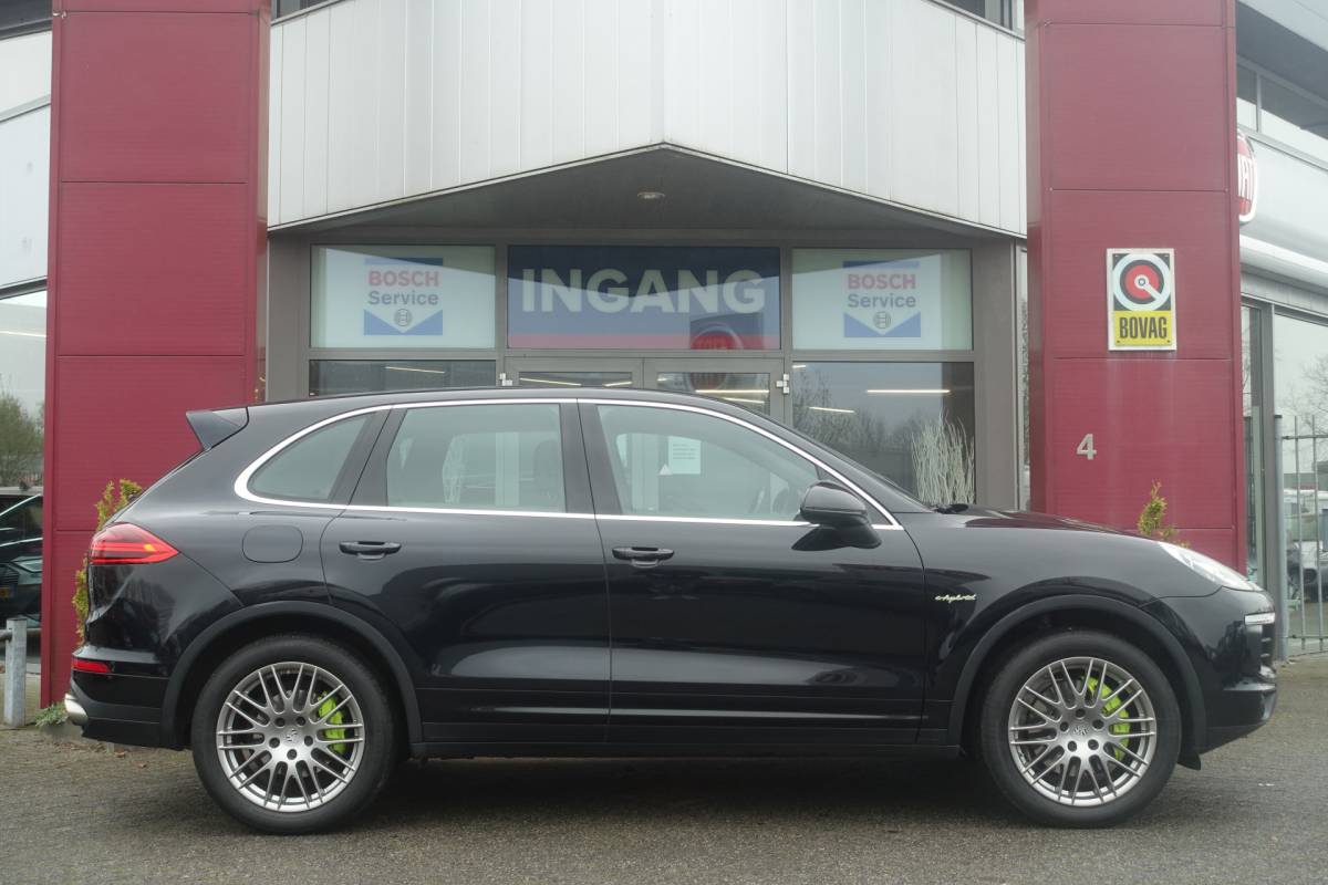 Porsche Cayenne Porsche Cayenne 3.0 S E-Hybrid | 3500kg Trekgewicht