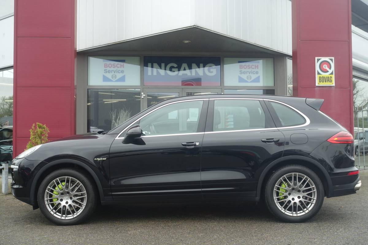 Porsche Cayenne Porsche Cayenne 3.0 S E-Hybrid | 3500kg Trekgewicht