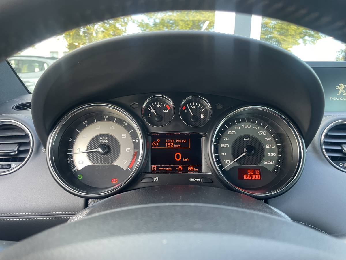 Peugeot RCZ Peugeot RCZ 1.6 THP 50% deal 4.975,- ACTIE Xenon / Half leder / Stoelverwarming / Navi / PDC