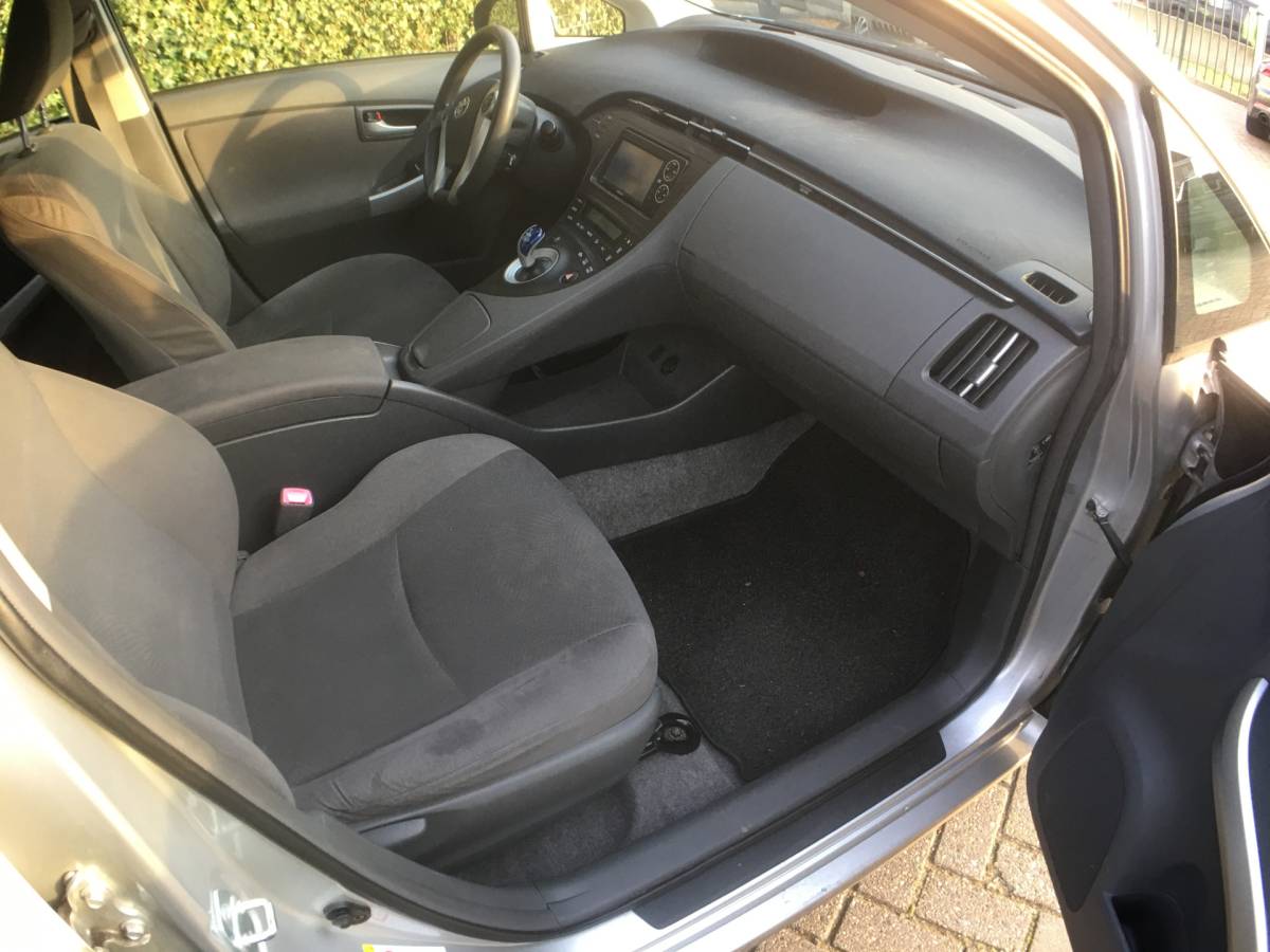 Toyota Prius Toyota Prius 1.8 Comfort Navigatie, cruise control, trekhaak