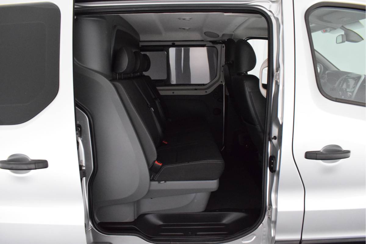 Renault Trafic Renault Trafic 1.6 dCi 140pk H6 T29 L2H1 DC Comfort Energy MARGE Schijfdeur L+R Trekhaak Camera Navigatie