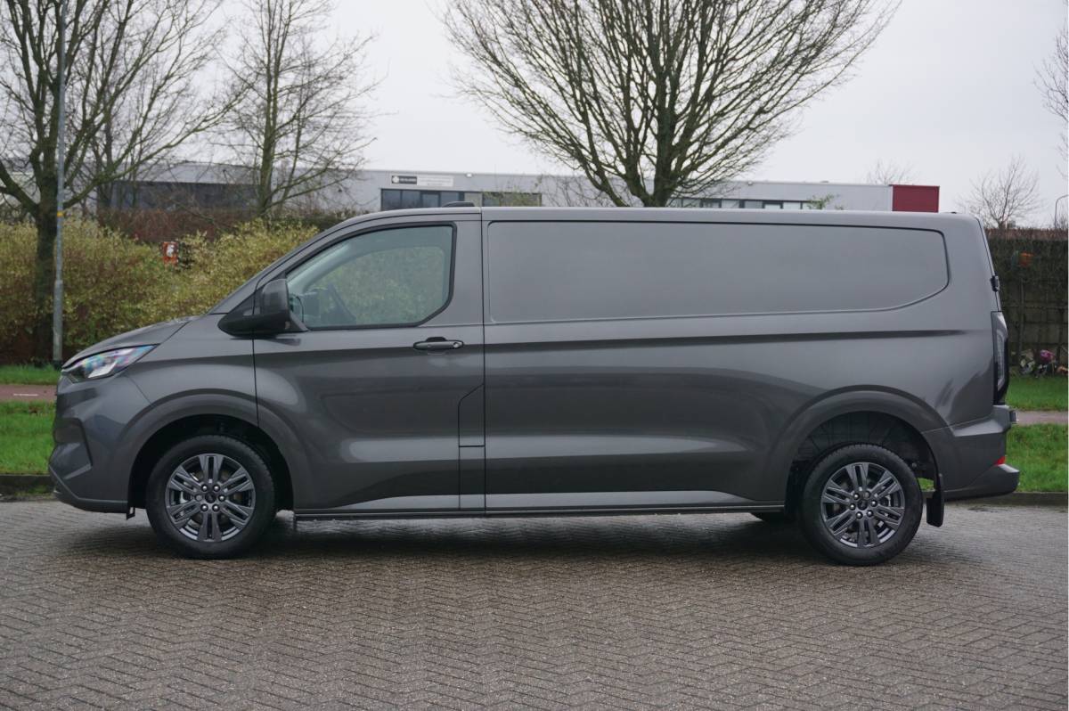 Ford Transit Custom Ford Transit Custom 320L 170PK Aut. Limited BPM VRIJ!! 13″ Navi, Adap. Cruise, Camera, 17″ LM, LED!! NR. 448