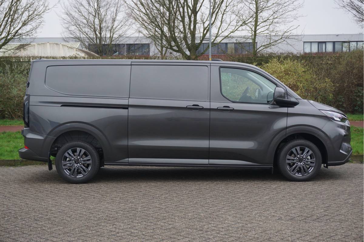 Ford Transit Custom Ford Transit Custom 320L 170PK Aut. Limited BPM VRIJ!! 13″ Navi, Adap. Cruise, Camera, 17″ LM, LED!! NR. 449