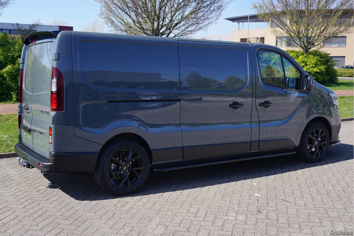 Renault Trafic Renault Trafic 170PK L2H1 URBAN EDITION EDC AUT BPM VRIJ!! Navi, 18″ LM, Betimmering, Trekhaak, 2x Schuifdeur!! NR. 475