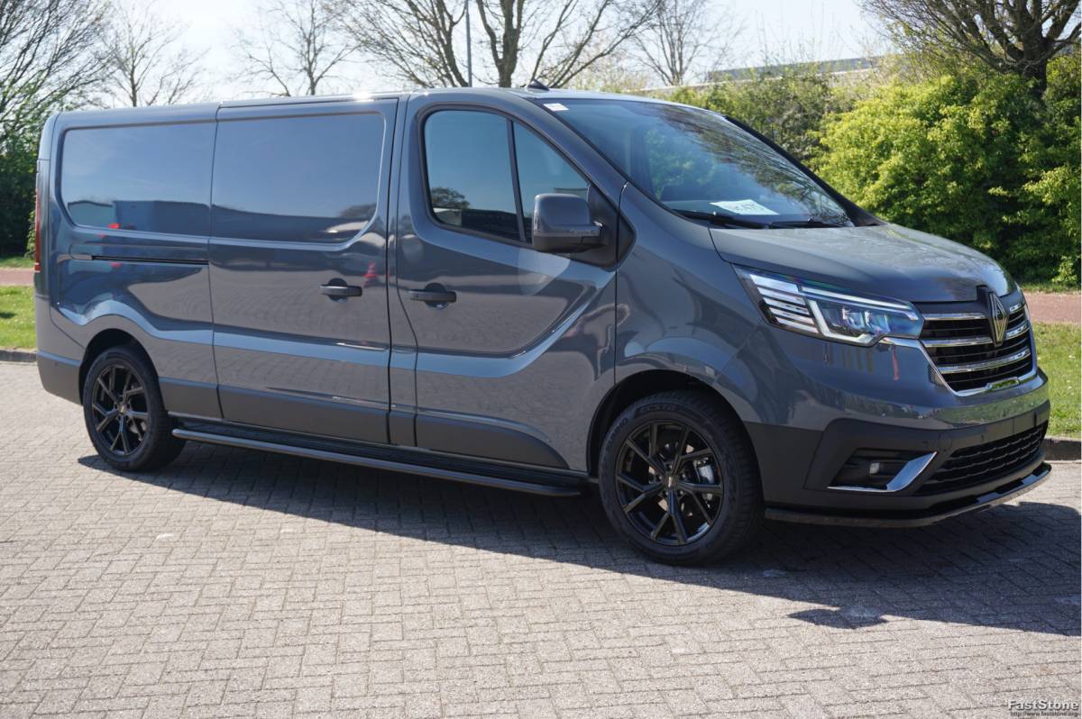 Renault Trafic Renault Trafic 170PK L2H1 URBAN EDITION EDC AUT BPM VRIJ!! Navi, 18″ LM, Betimmering, Trekhaak, 2x Schuifdeur!! NR. 475