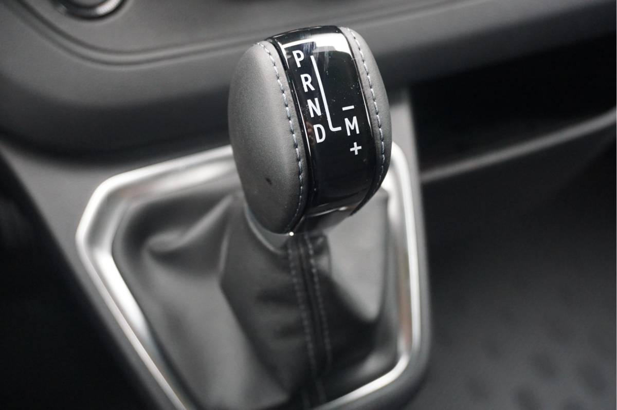 Renault Trafic Renault Trafic 170PK L2H1 LUXE EDC AUT BPM VRIJ!! Navi, LM Velg, Betimmering, Trekhaak, 2x Schuifdeur!! NR. 331