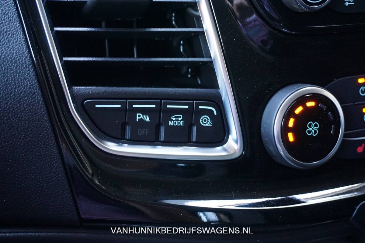 Ford Transit Custom Ford Transit Custom 300L Active 130PK BPM VRIJ!! Airco, Apple CP/Android Auto / Camera, 17″LM!! NR. 391