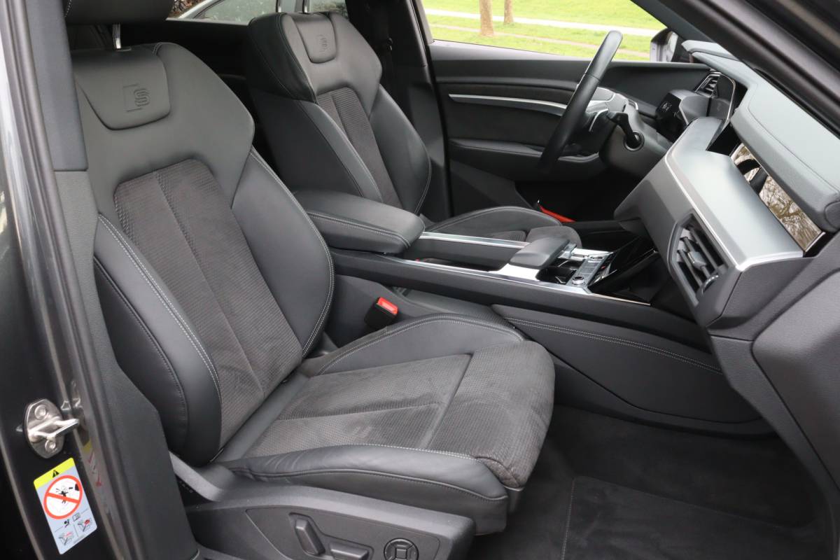 Audi e-tron Audi e-tron Sportback 55 quattro S-Line 95 kWh Pano/Matrix LED/Camera/Optiek Zwart/ACC/Elek. stoelen/20″