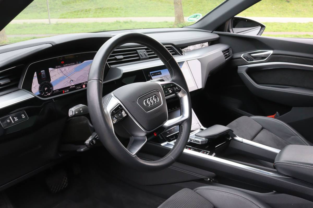Audi e-tron Audi e-tron Sportback 55 quattro S-Line 95 kWh Pano/Matrix LED/Camera/Optiek Zwart/ACC/Elek. stoelen/20″