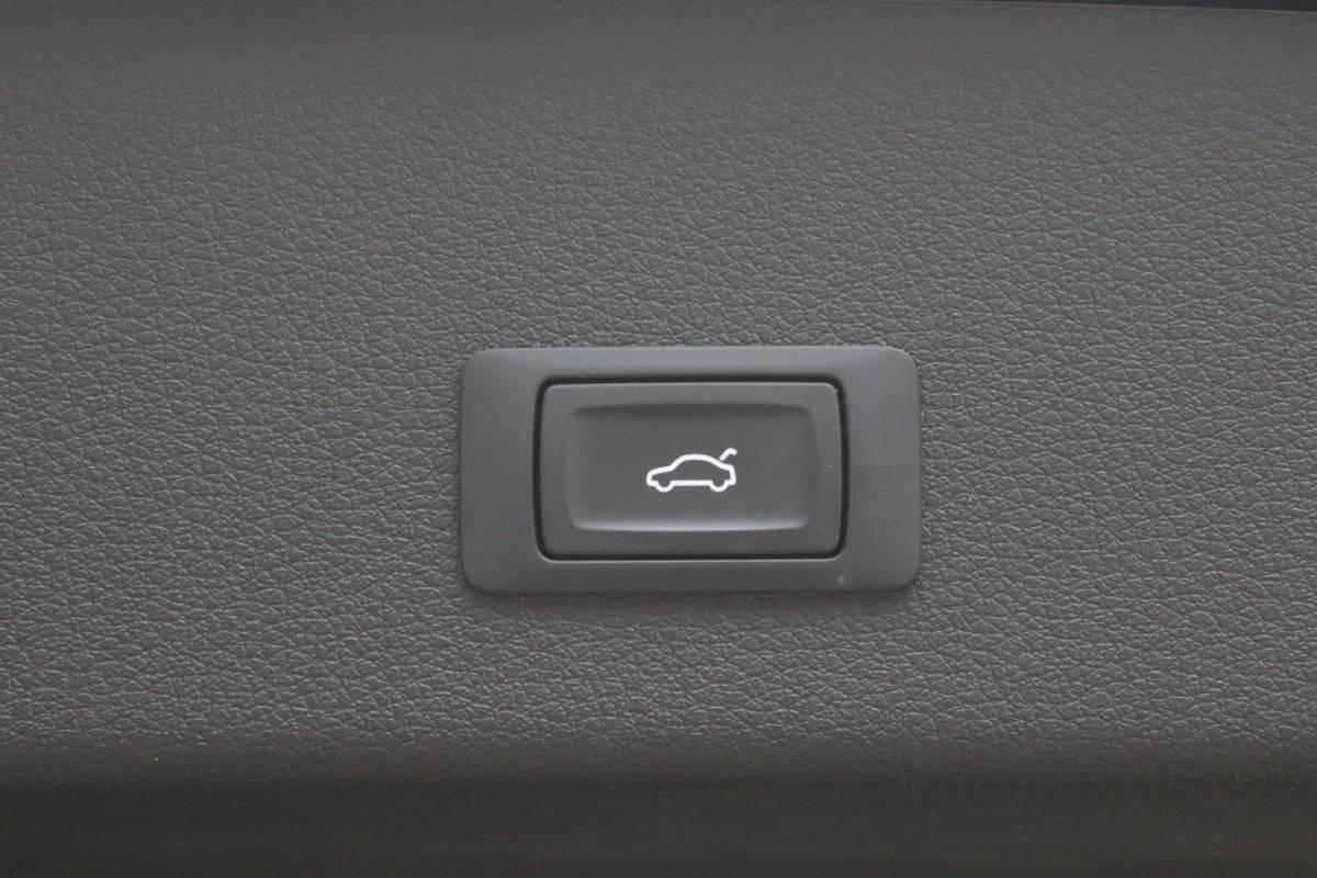Audi e-tron Audi e-tron Sportback 55 quattro S-Line 95 kWh Pano/Matrix LED/Camera/Optiek Zwart/ACC/Elek. stoelen/20″