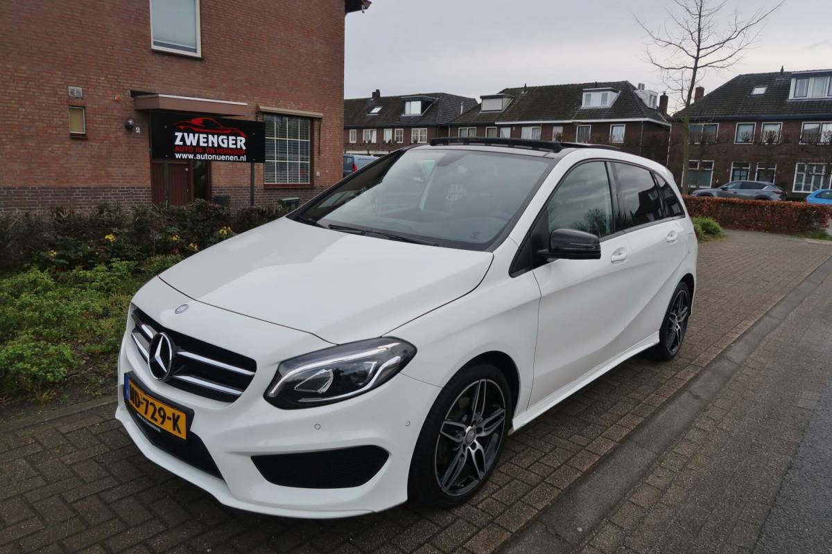 Mercedes-Benz B-Klasse Mercedes B-klasse 180 AMG|PANORAMADAK|FACELIFT|NAVIGATIE|BLUETOOTH|XENON-LED|DEALER ONDERHOUDEN