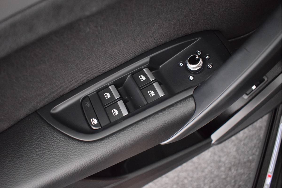 Audi Q5 Audi Q5 50 TFSI e 299pk quattro S-Line Sport Luchtvering Stoelverwarming Matrix Led Panoramadak Virtual Cockpit Navigatie