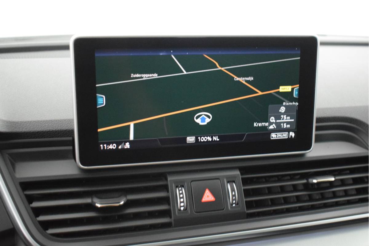 Audi Q5 Audi Q5 50 TFSI e 299pk quattro S-Line Sport Luchtvering Stoelverwarming Matrix Led Panoramadak Virtual Cockpit Navigatie