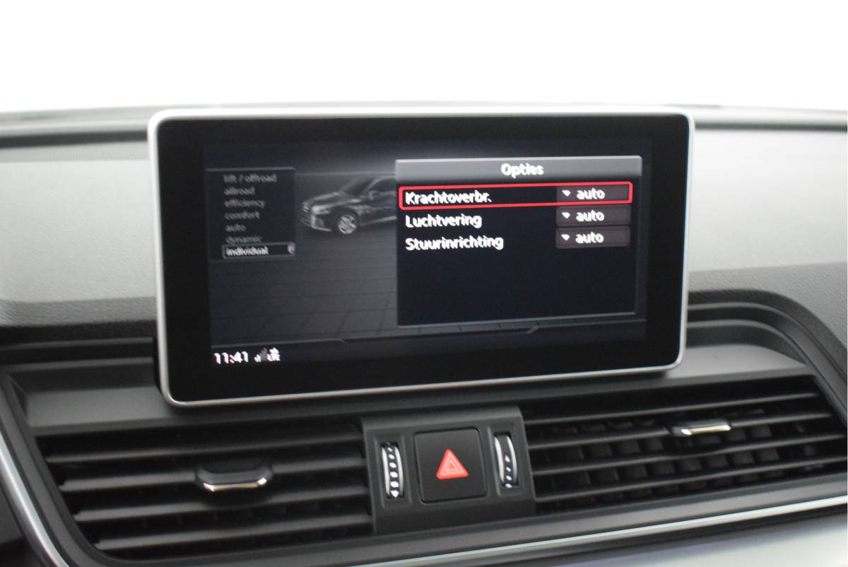 Audi Q5 Audi Q5 50 TFSI e 299pk quattro S-Line Sport Luchtvering Stoelverwarming Matrix Led Panoramadak Virtual Cockpit Navigatie