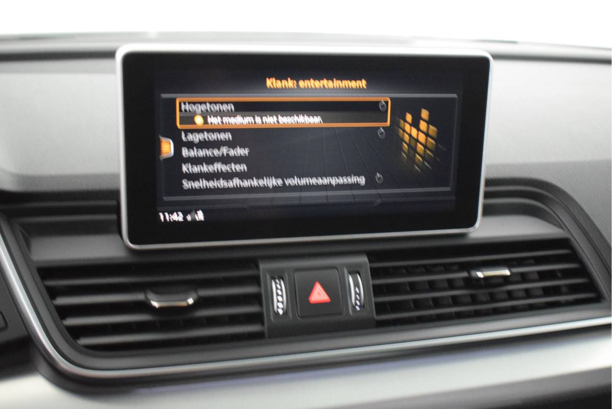 Audi Q5 Audi Q5 50 TFSI e 299pk quattro S-Line Sport Luchtvering Stoelverwarming Matrix Led Panoramadak Virtual Cockpit Navigatie