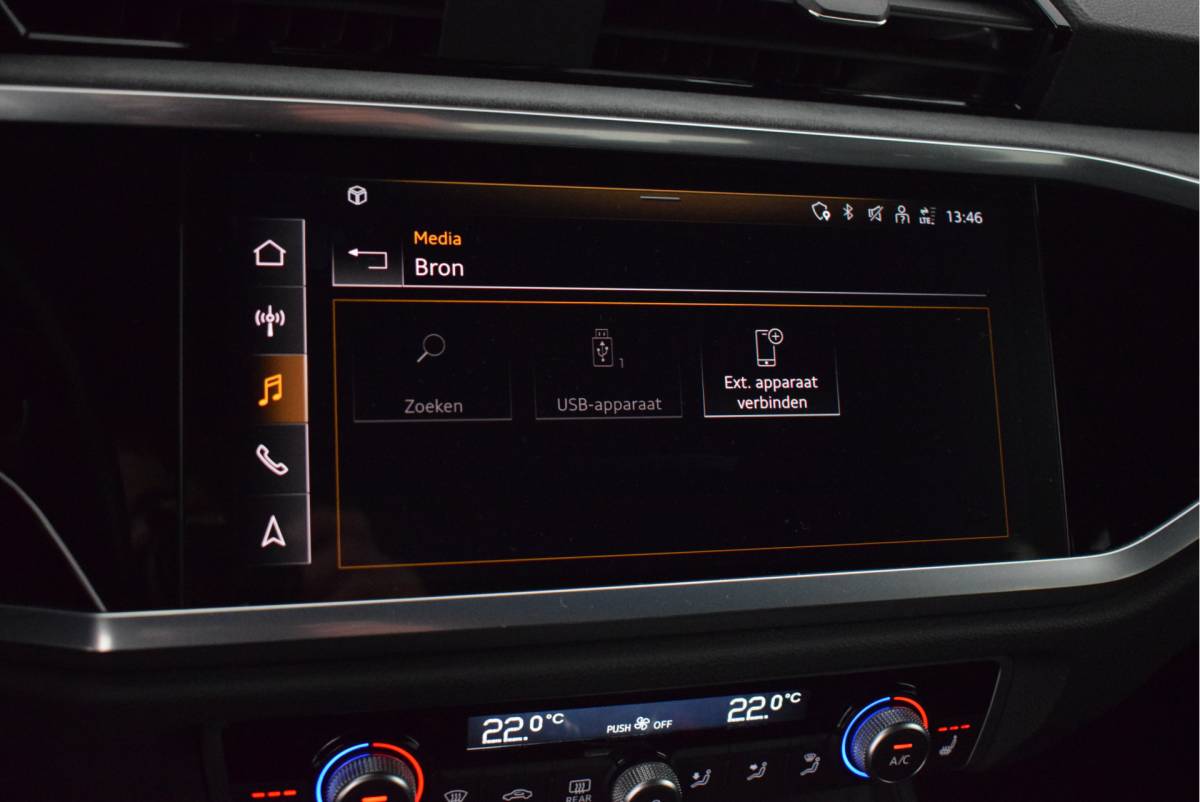 Audi Q3 Audi Q3 45 TFSI e 245pk 2x S-Line 360Camera Keyless Leder Virtual Cockpit Matrix Led Panoramadak Stoelverwarming