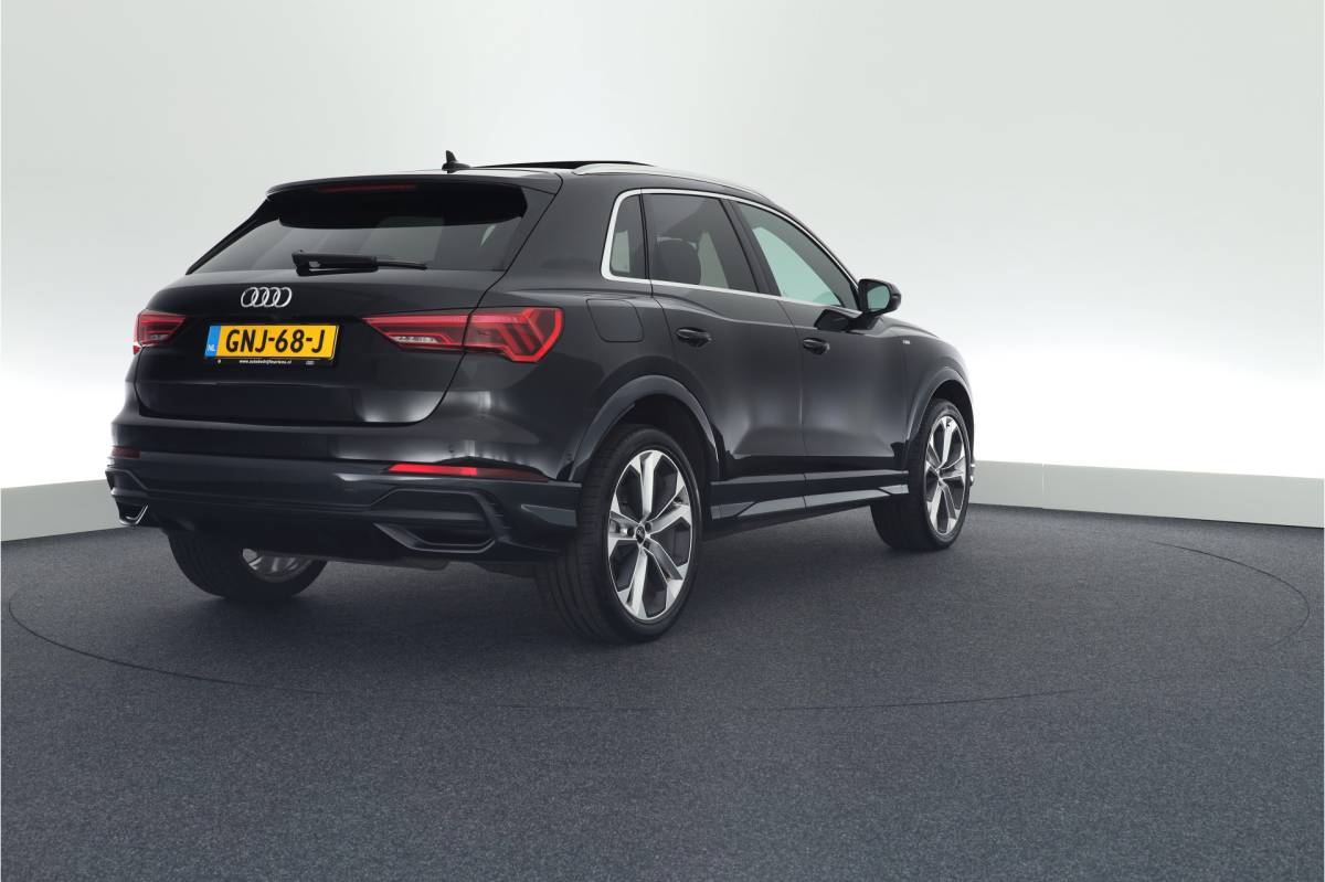 Audi Q3 Audi Q3 45 TFSI e 245pk 2x S-Line 360Camera Keyless Leder Virtual Cockpit Matrix Led Panoramadak Stoelverwarming