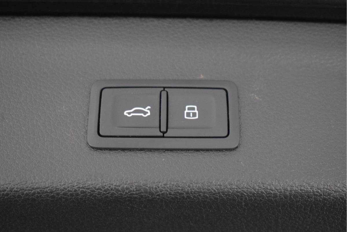 Audi Q3 Audi Q3 45 TFSI e 245pk 2x S-Line 360Camera Keyless Leder Virtual Cockpit Matrix Led Panoramadak Stoelverwarming