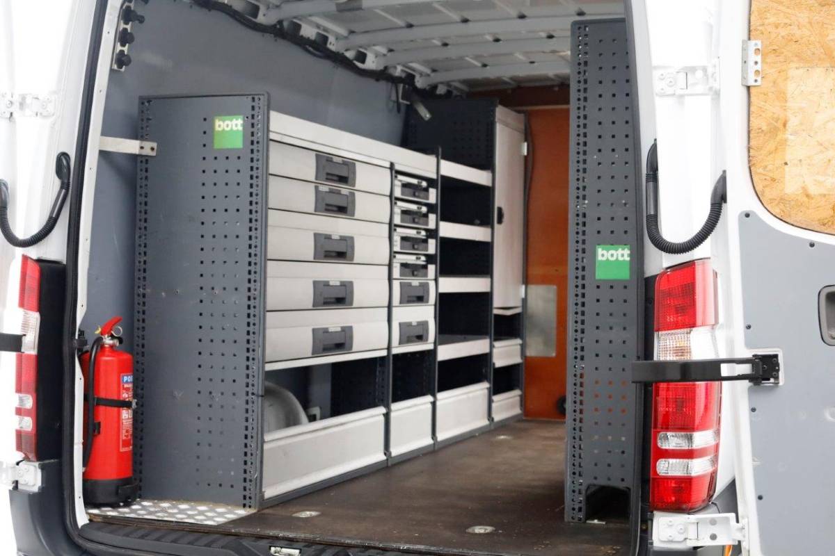 Mercedes-Benz Sprinter Mercedes-Benz Sprinter 319 CDI 3.0 V6 190pk E6 L2H1 7G Automaat Xenon/Inrichting Trekhaak 3500kg 12-2016