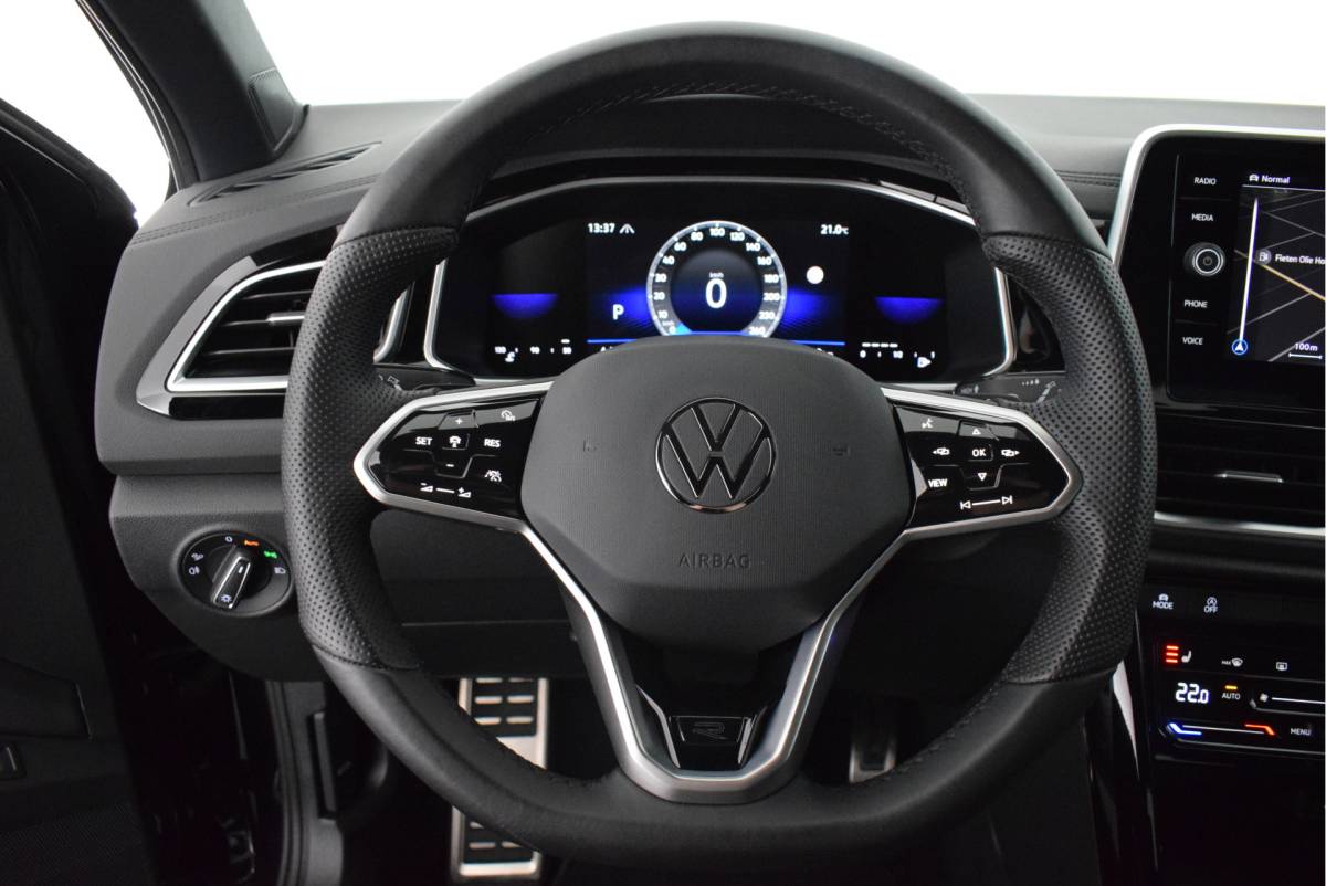 Volkswagen T-Roc Volkswagen T-Roc 1.5 TSI 150pk DSG R-Line Business+ Trekhaak Camera Stoelverwarming Keyless Navigatie
