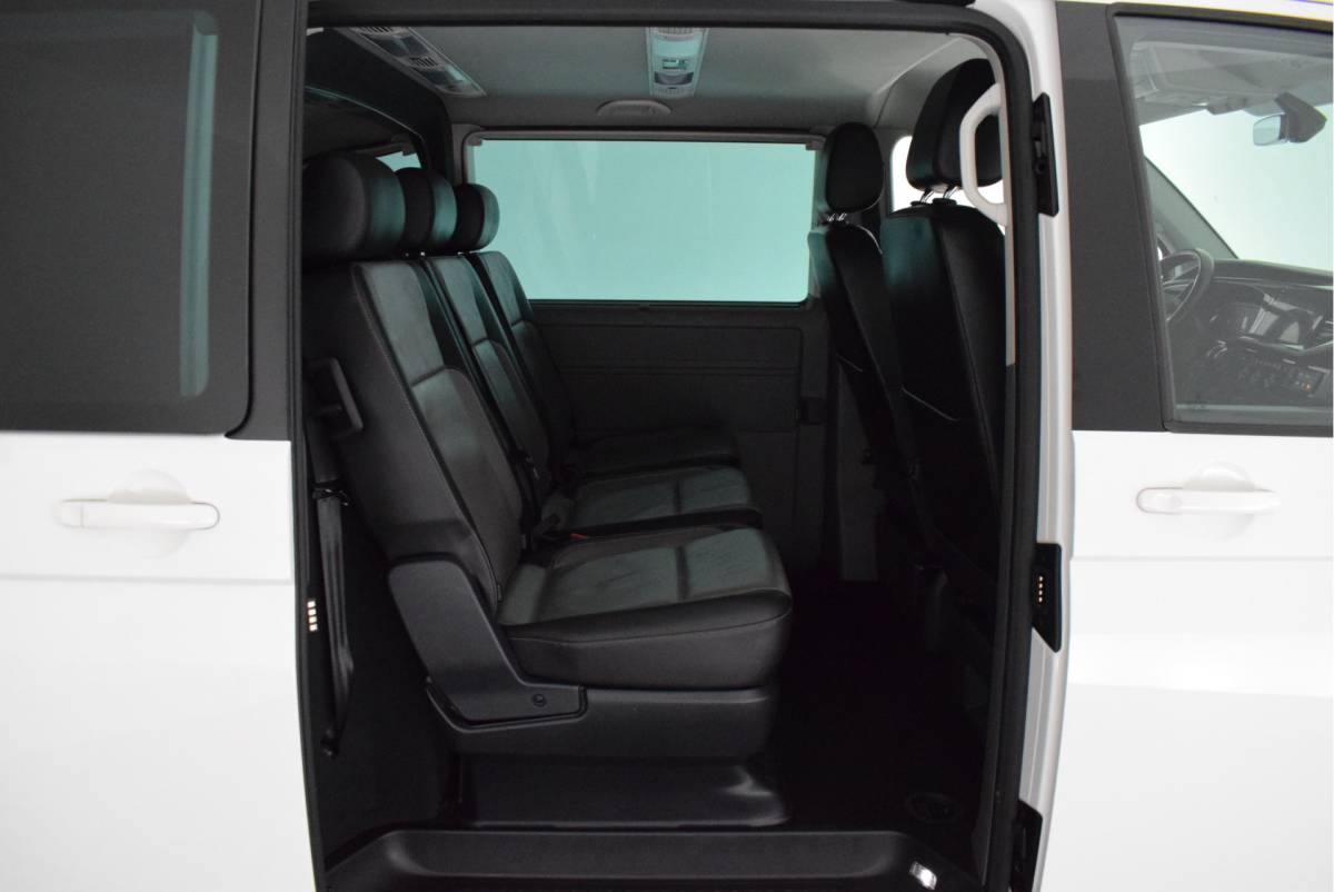 Volkswagen Transporter Volkswagen Transporter Caravelle 2.0 TDI 199pk DSG L2H1 30 DC ABT Trekhaak Leder Schuifdeur L+R Virtual Cockpit Led Stoelverwarming Camera Navigatie