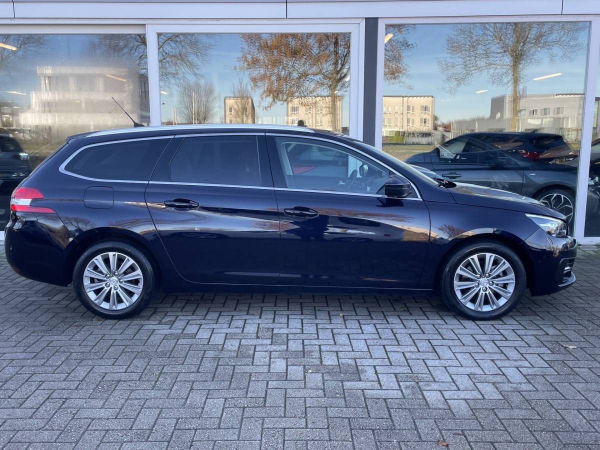 Peugeot 308 Peugeot 308 SW 1.2 PureTech Blue Lease Premium 50% deal 5.475,- ACTIE Leder / Pano / Keyless / Navi / Clima / Cruise
