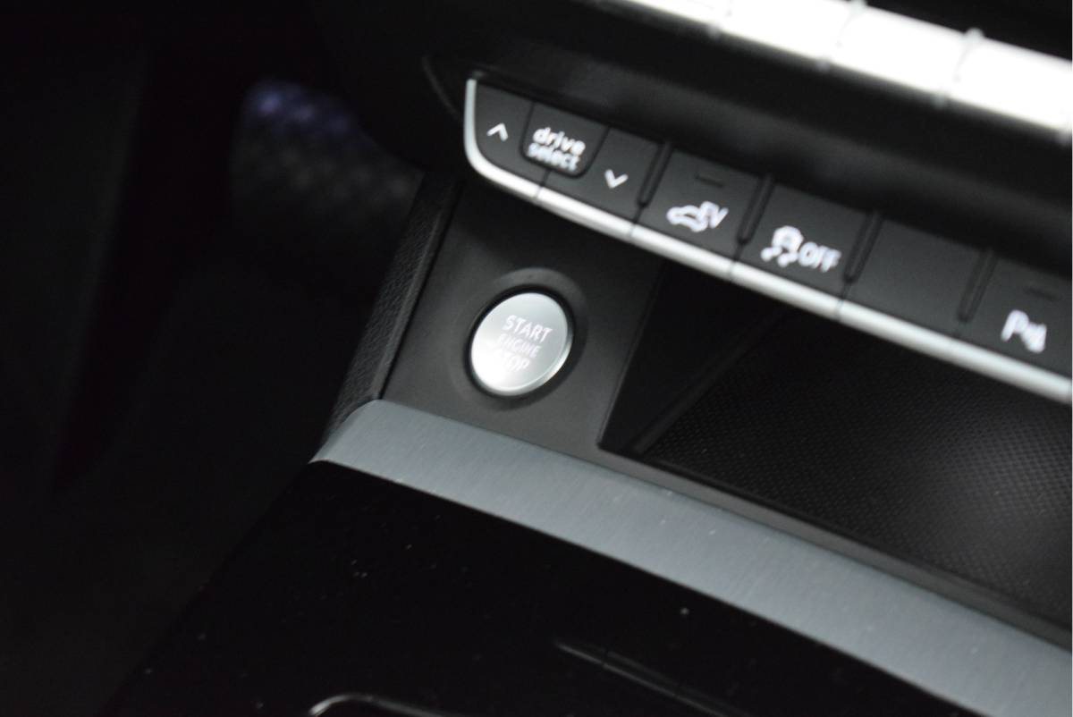Audi Q5 Audi Q5 50 TFSI e 299pk 2x S-Line Trekhaak Camera Stoelverwarming Matrix Led Virtual Cockpit Panoramadak Navigatie