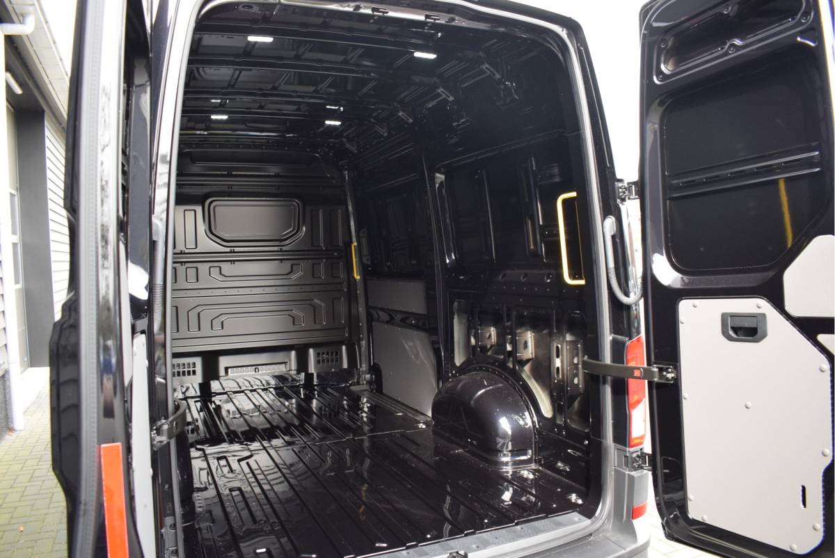 Volkswagen Crafter Volkswagen Crafter 30 2.0 TDI 140pk DSG L3H3 Highline Led Camera Navigatie Massage
