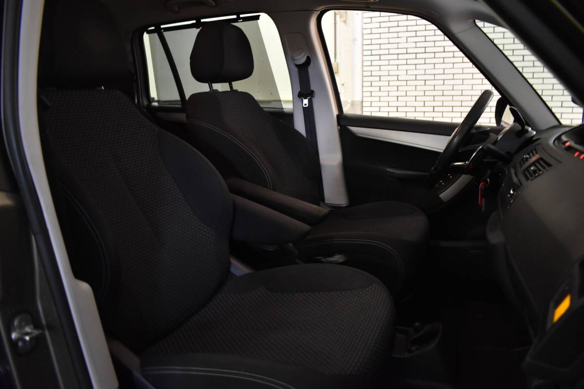 Citroën Grand C4 Picasso Citroën Grand C4 Picasso 1.6 THP AUT. COLLECTION 7PERS. TREKHAAK/AIRCO/CRUISE