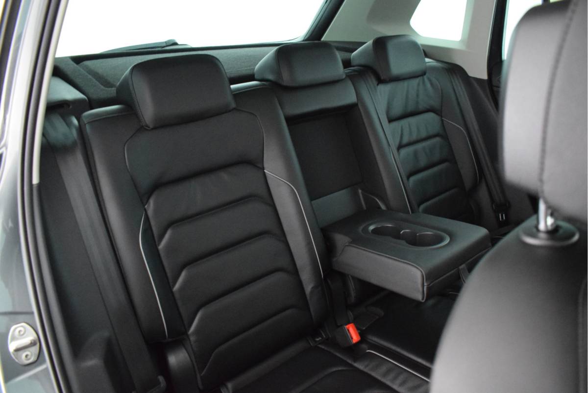 Volkswagen Tiguan Volkswagen Tiguan 1.4 TSI 150pk DSG ACT Highline Trekhaak 360Camera Leder Led Panoramadak Virtual Cockpit Navigatie